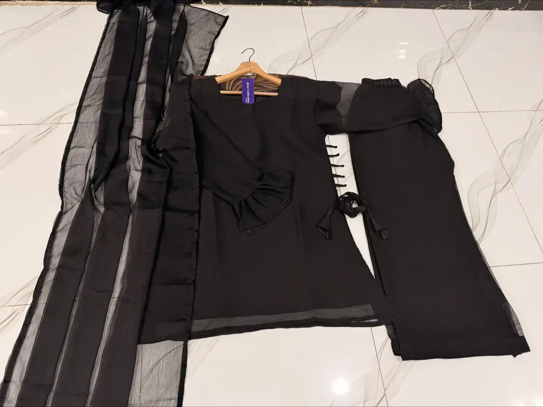 Women's Chiffon Short Shirt Palazzo 3 Piece Suit – Body Fitting Short Shirt with Back Luppi Dori Work, Chiffon Palazzo & Plain Dupatta | Pakistani Stitched Dress