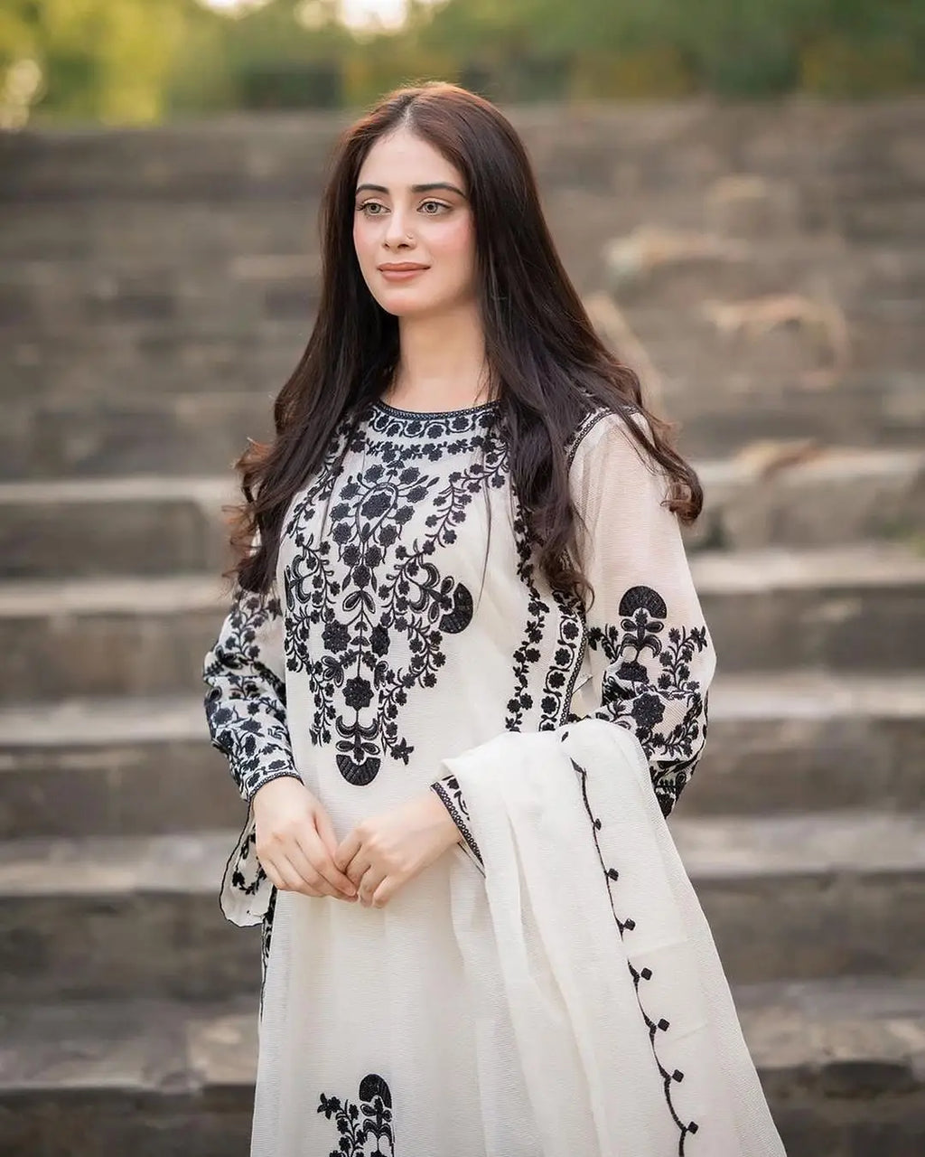 Women's Heavy Embroidered Organza 3 Piece Suit with Embroidered Dupatta – Luxury Party Wear Dress | Eid & Wedding Collection