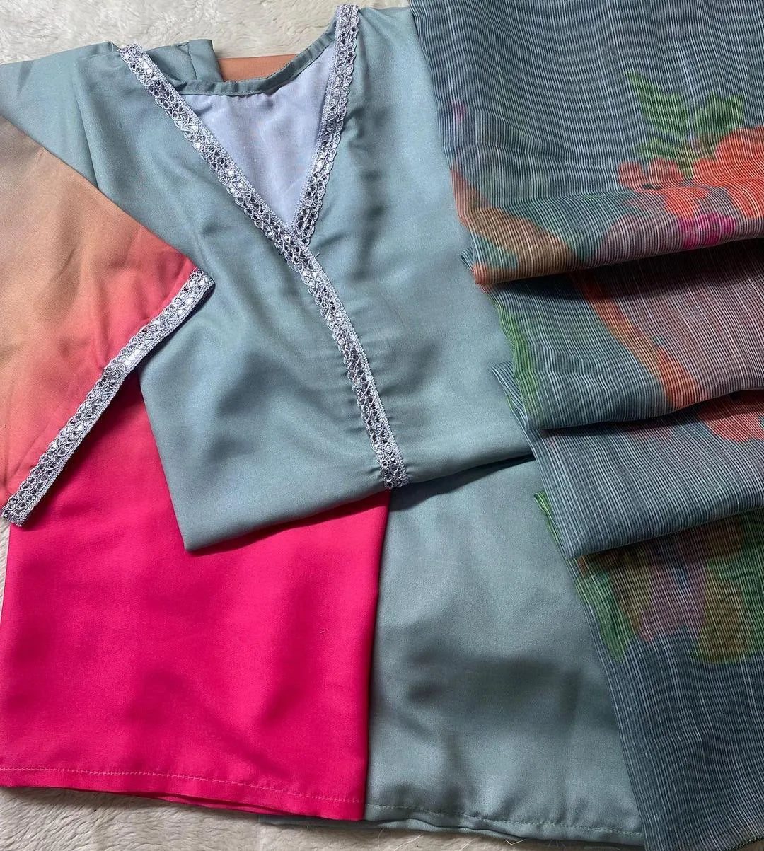 3 Pcs Women’s Stitched Swiss Lawn Digital Print Suit