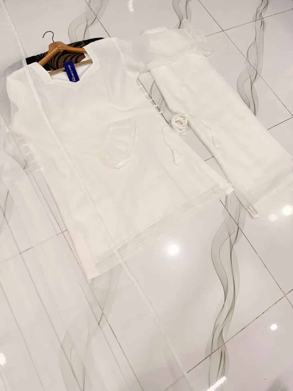 Women's Chiffon Short Shirt Palazzo 3 Piece Suit – Body Fitting Short Shirt with Back Luppi Dori Work, Chiffon Palazzo & Plain Dupatta | Pakistani Stitched Dress